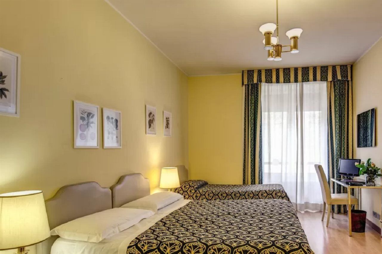 Hotel King Roma Esterno foto